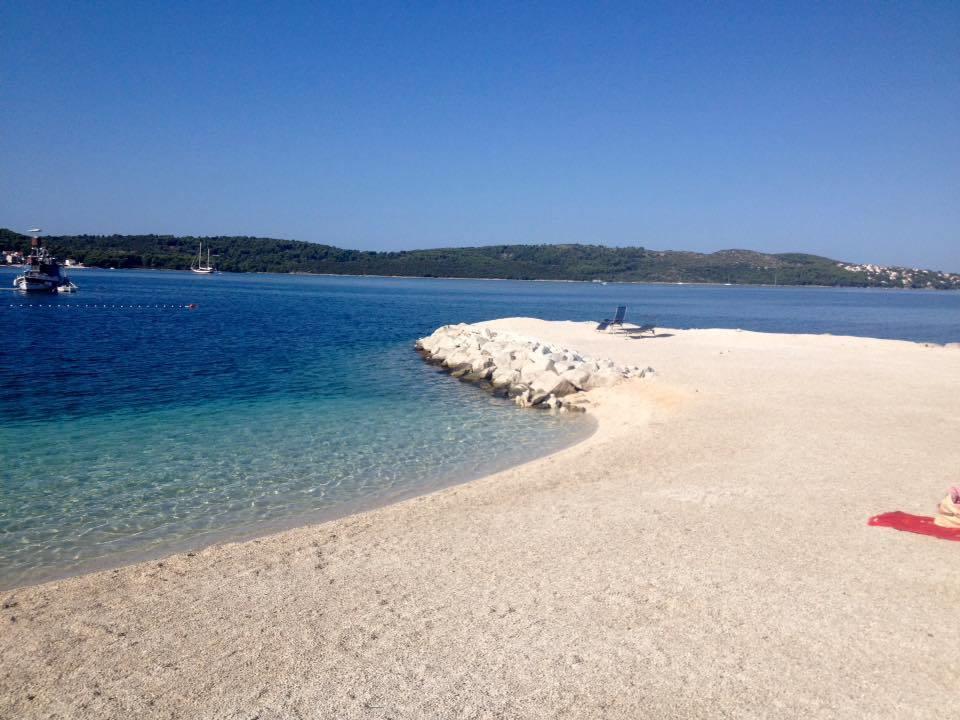 Hella Apartments Trogir Rum bild
