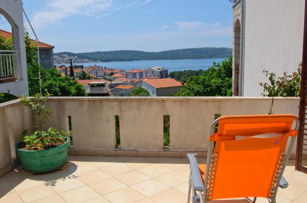 Hella Apartments Trogir Exteriör bild